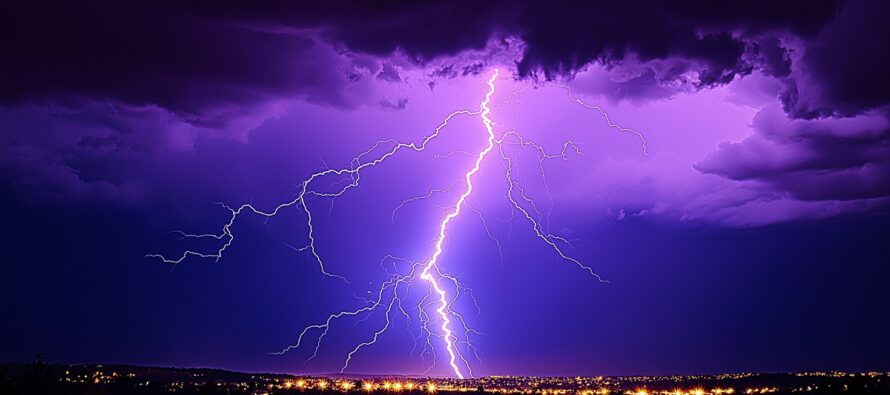 Strong Thunderstorms Possible