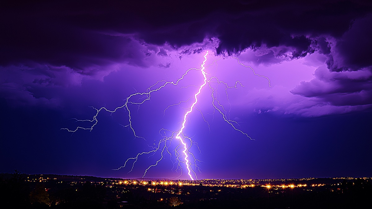 Strong Thunderstorms Possible